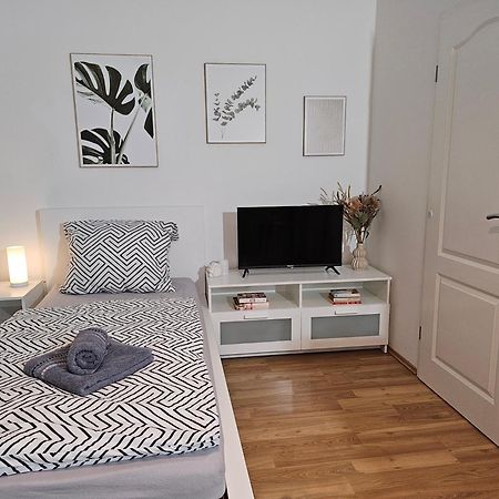 Modern Studio Near Duesseldorf Airport & Messe/Fair Meerbusch Eksteriør billede